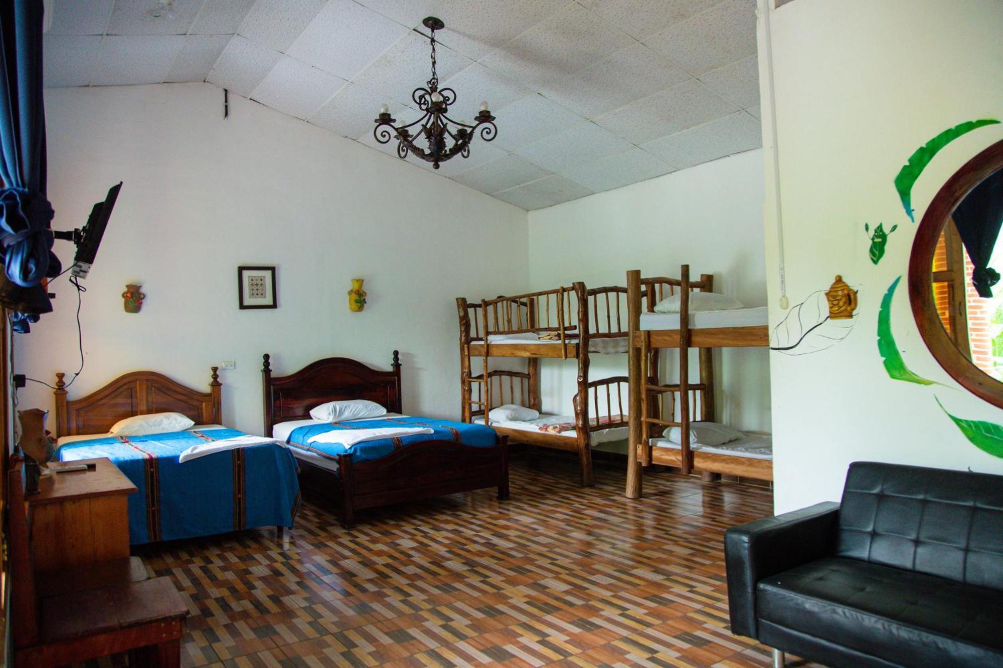 Viñas Hotel Lanquín Buitenkant foto